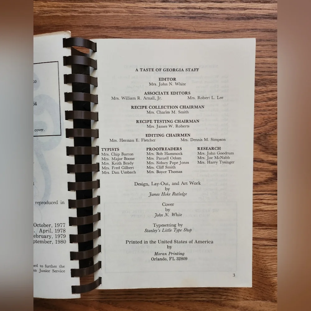 A Taste of Georgia Cookbook Vintage 1980  592 Pages